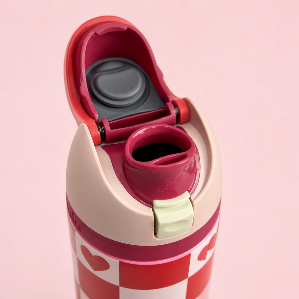 Owala FreeSip 710ml Love Check FreeSip opening