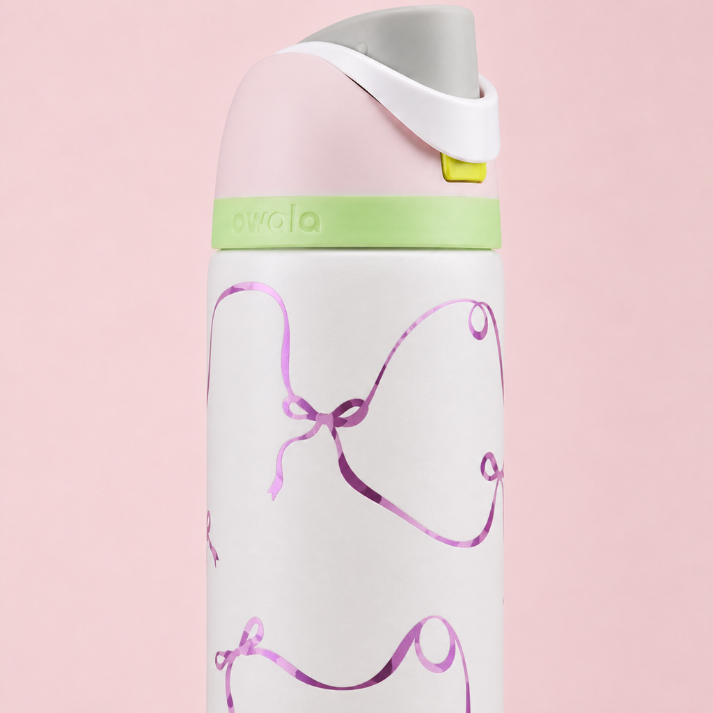 Owala FreeSip 710ml Pink Ribbons design detail