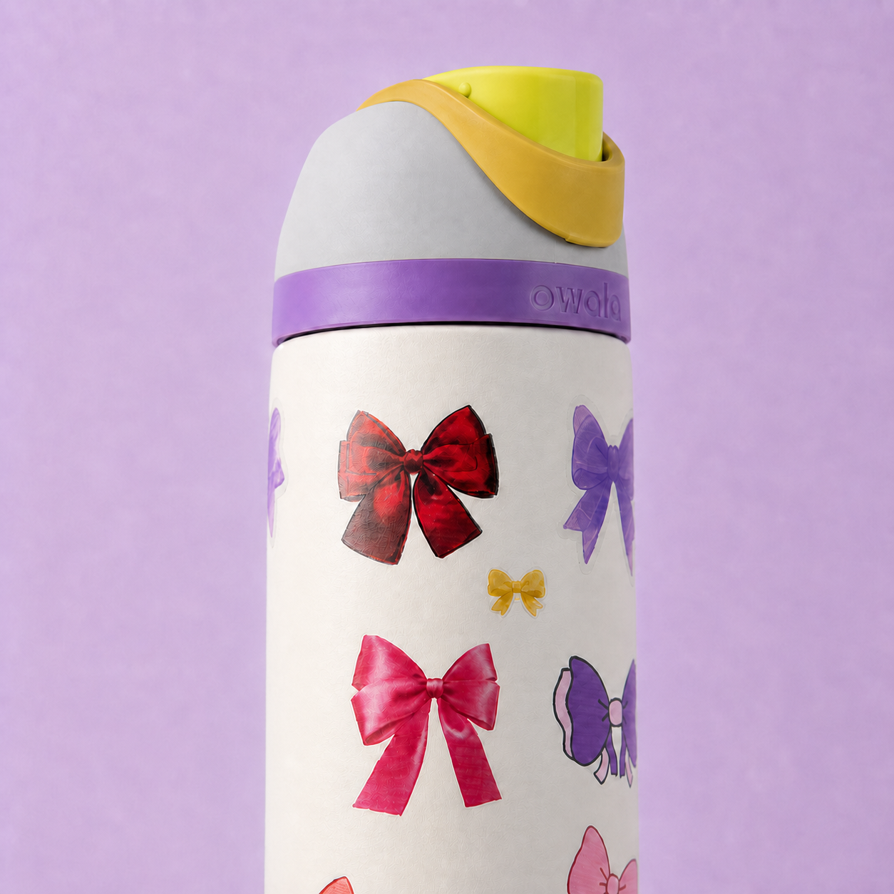Owala FreeSip 710ml Pretty in Bows design detail