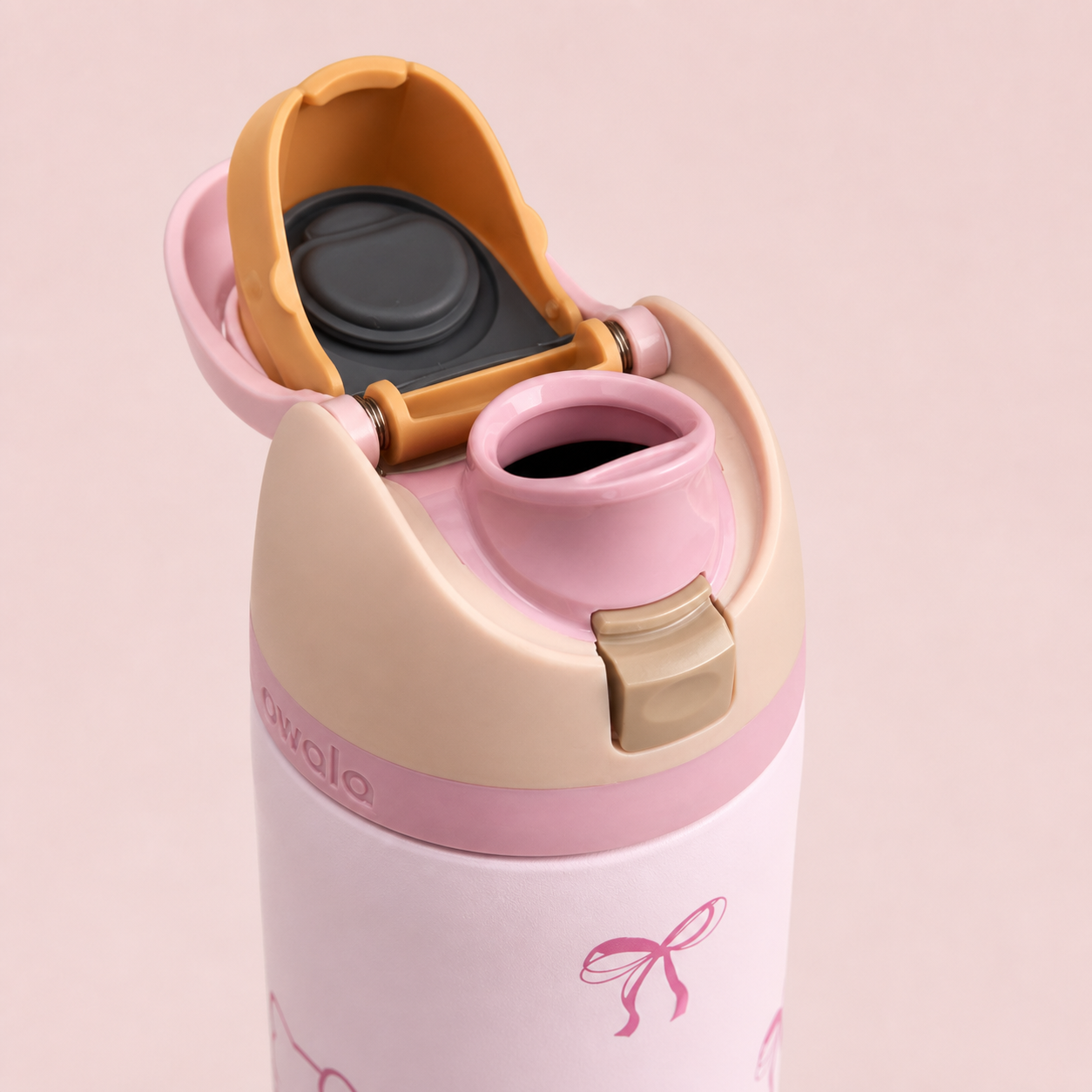 Owala FreeSip 710ml Rose Quartz FreeSip opening